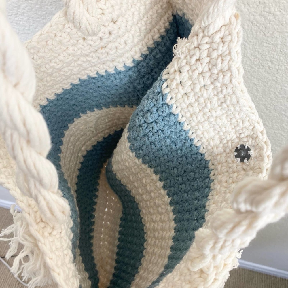 White Blue Striped Crochet Knit Beach Shoulder Bag - Picture 6 of 7